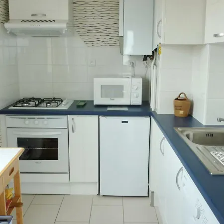 T2 Renove Avec Balcon, Parking Couvert, Animaux Admis - Fr-1-92-583 *