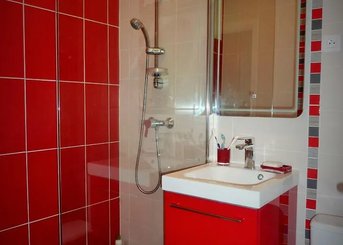 T2 Renove Avec Balcon, Parking Couvert, Animaux Admis - Fr-1-92-583 Apartmán