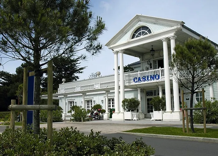 T2 Renove Avec Balcon, Parking Couvert, Animaux Admis - Fr-1-92-583 *